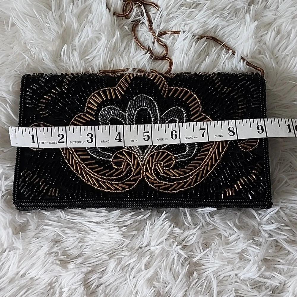 Carolyne Barton  Vintage Elegant Black and Gold Women's Clutch